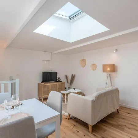 Quiet Duplex Studio In The Heart Of Old Lille! *